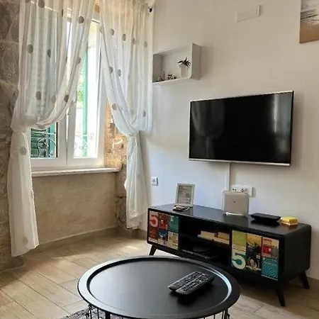 With Wifi - 26003 شقة